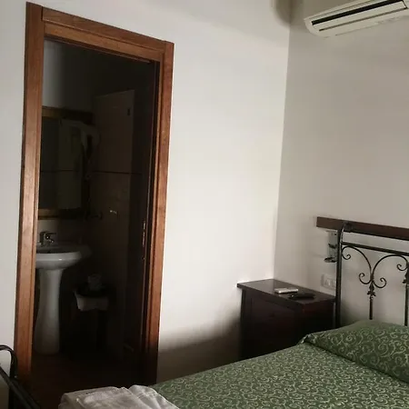 La Corte فندق