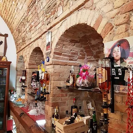 La Corte فندق