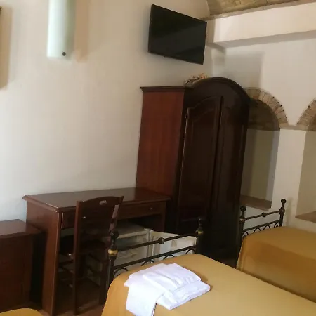 La Corte فندق